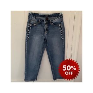 50% off bundles! Earl jeans embroidered crop jeans